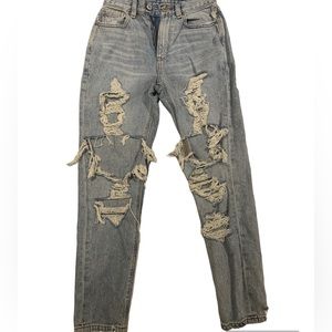 American Eagle distressed Mom Jean - size 00